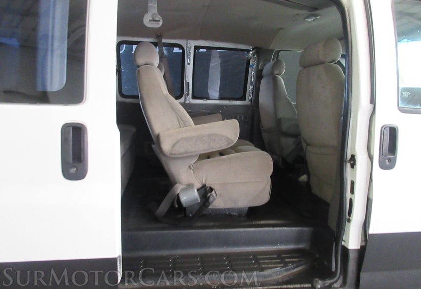 2003 Chevrolet Express Cargo Van 4X4 - Image 37