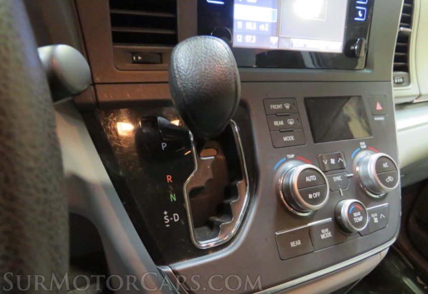 2017 Toyota Sienna - Image 42