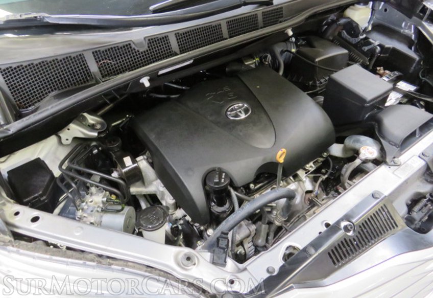 2017 Toyota Sienna - Image 45