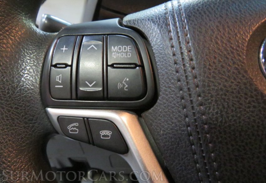 2017 Toyota Sienna - Image 38