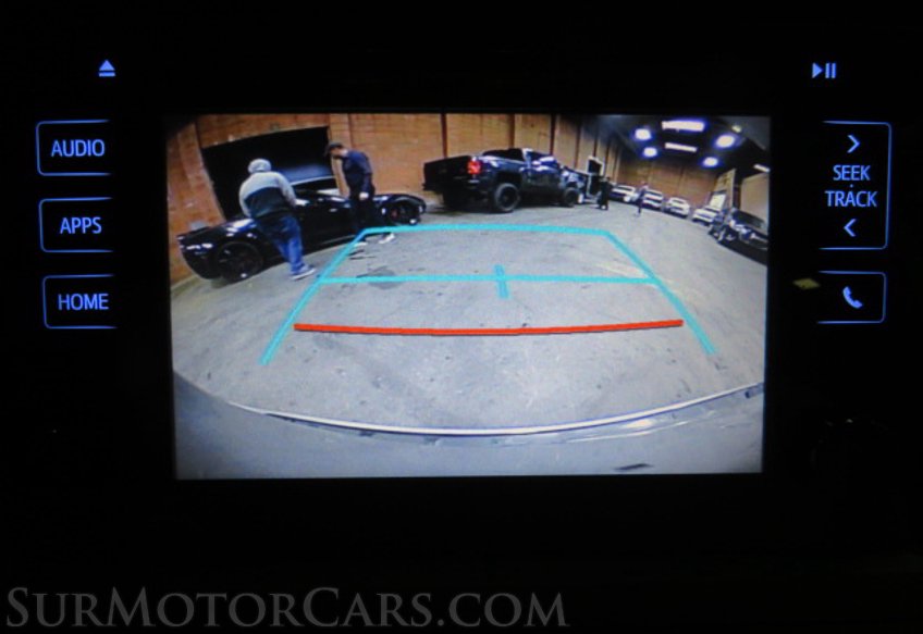 2017 Toyota Sienna - Image 32