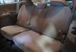 2017 Toyota Sienna - Image 25