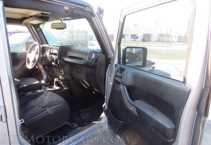 2015 Jeep Wrangler Unlimited - Image 19