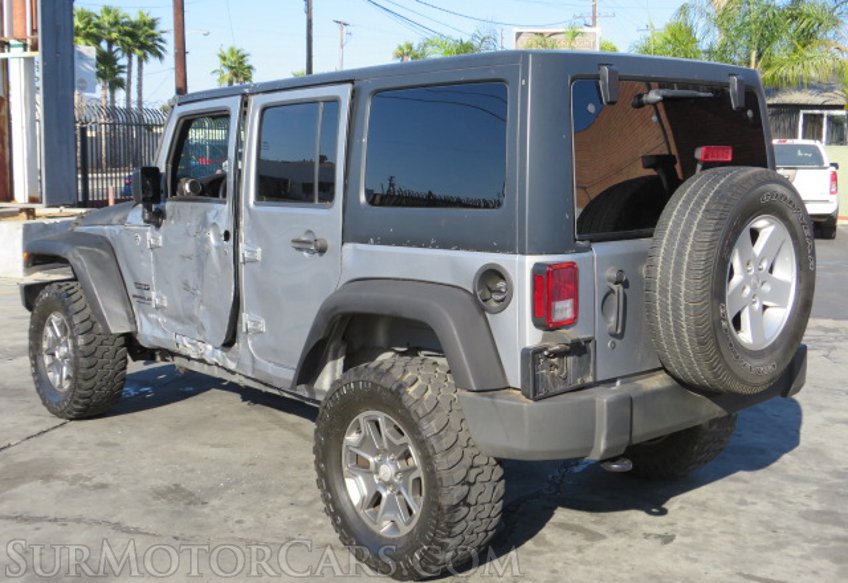 2015 Jeep Wrangler Unlimited - Image 10