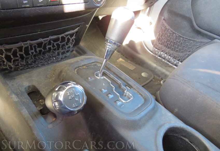 2015 Jeep Wrangler Unlimited - Image 34