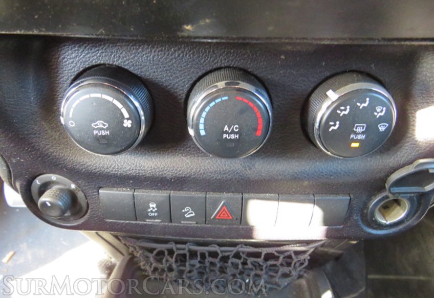 2015 Jeep Wrangler Unlimited - Image 33