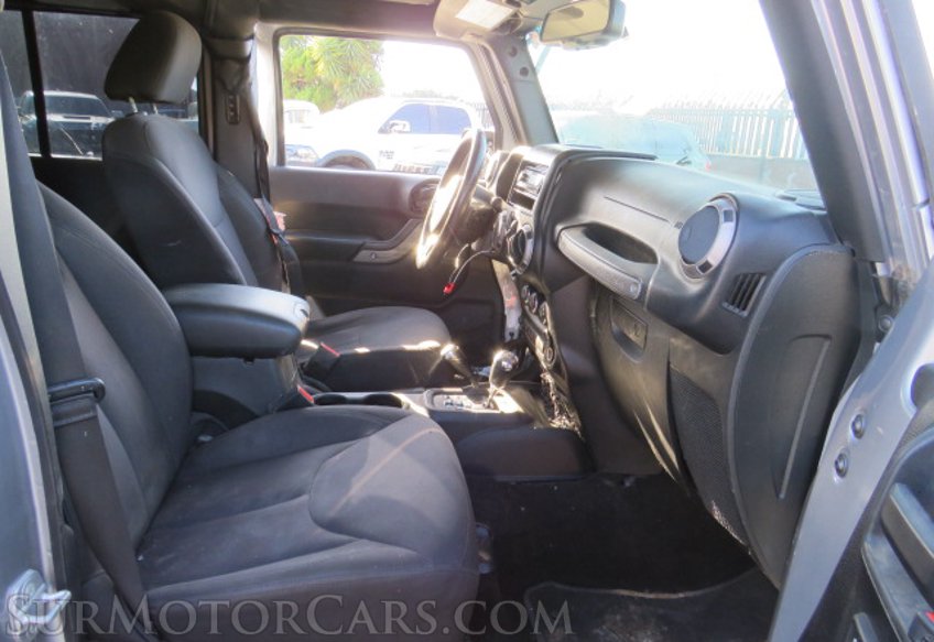 2015 Jeep Wrangler Unlimited - Image 23