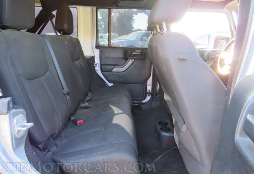 2015 Jeep Wrangler Unlimited - Image 25