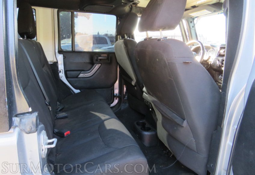 2015 Jeep Wrangler Unlimited - Image 27