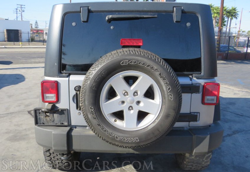 2015 Jeep Wrangler Unlimited - Image 12