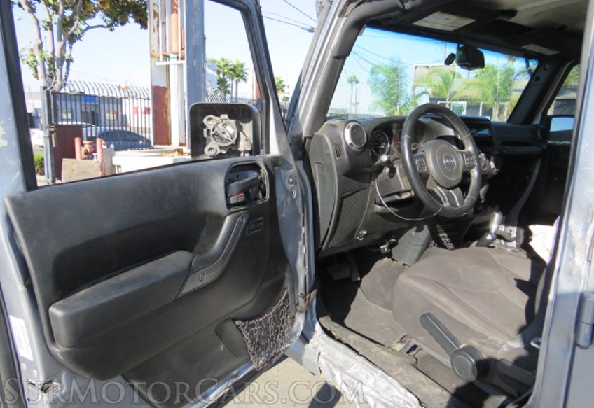 2015 Jeep Wrangler Unlimited - Image 18