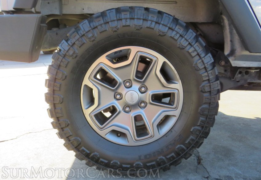 2015 Jeep Wrangler Unlimited - Image 17