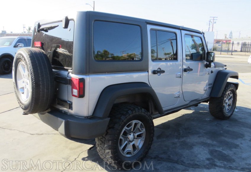 2015 Jeep Wrangler Unlimited - Image 9