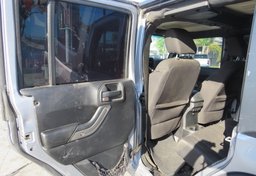 2015 Jeep Wrangler Unlimited - Image 20