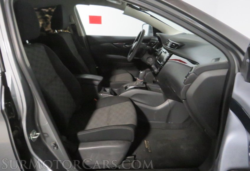 2020 Nissan Rogue Sport - Image 25