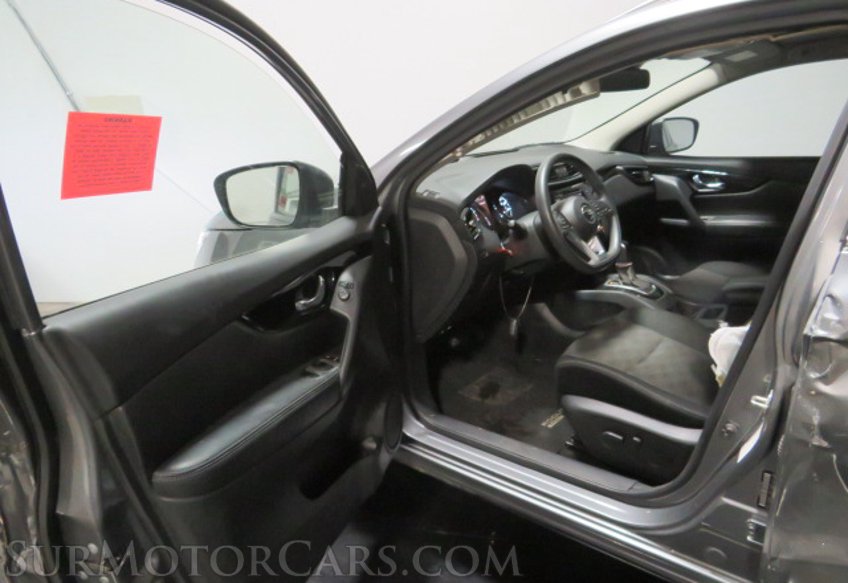 2020 Nissan Rogue Sport - Image 18