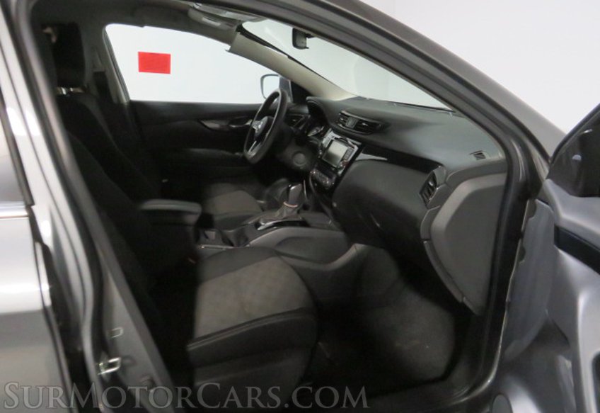 2020 Nissan Rogue Sport - Image 24