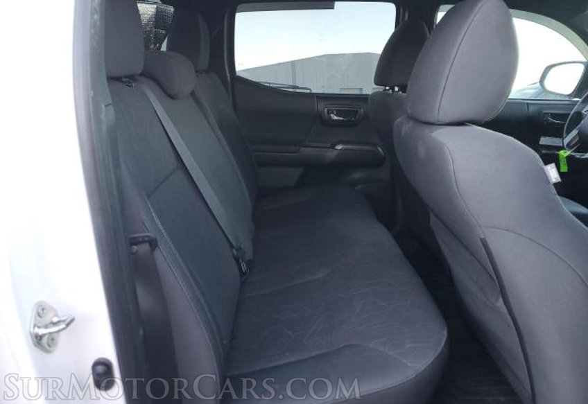 2016 Toyota Tacoma - Image 5