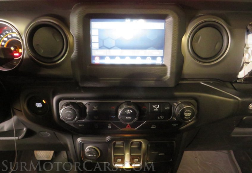 2022 Jeep Wrangler - Image 31