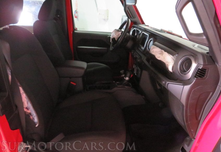 2022 Jeep Wrangler - Image 38