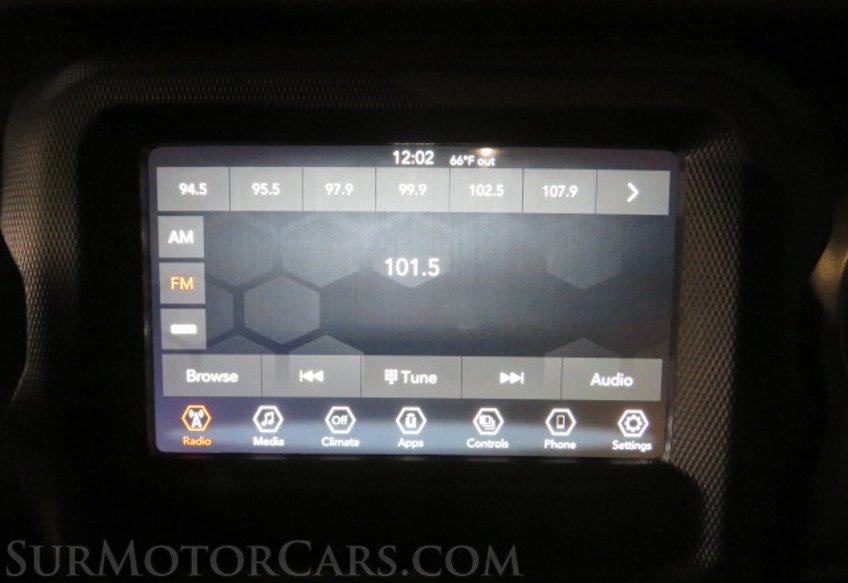 2022 Jeep Wrangler - Image 30