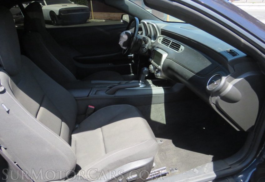 2014 Chevrolet Camaro - Image 28