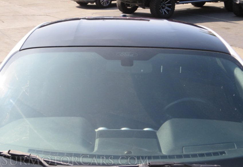 2019 Ford Mustang - Image 12