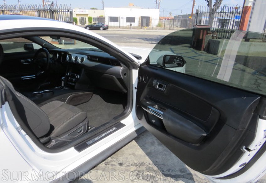 2019 Ford Mustang - Image 19