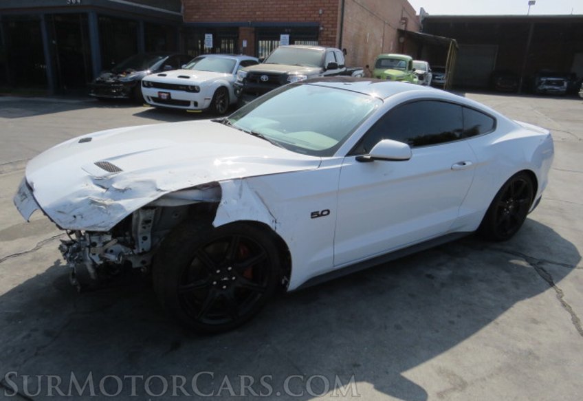 2019 Ford Mustang - Image 4