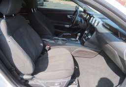 2019 Ford Mustang - Image 23