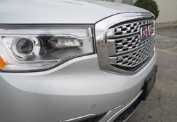 2019 GMC Acadia - Image 23