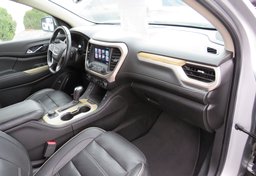 2019 GMC Acadia - Image 32