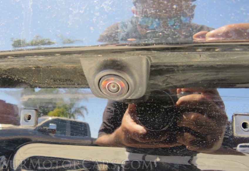 2022 Chevrolet Suburban - Image 18