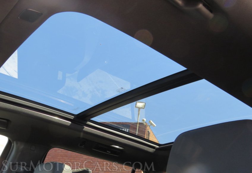 2022 Chevrolet Suburban - Image 47