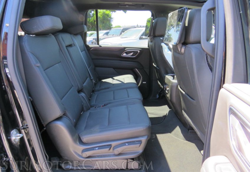 2022 Chevrolet Suburban - Image 30