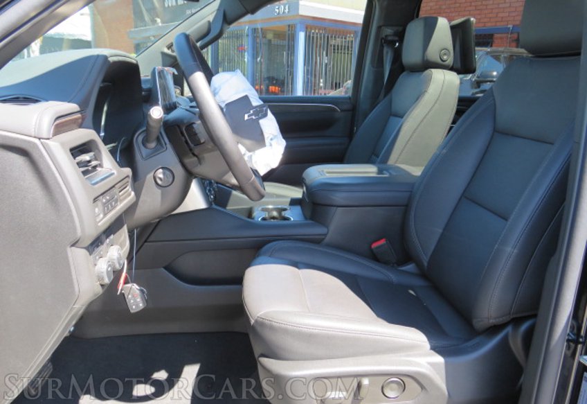 2022 Chevrolet Suburban - Image 25