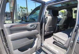 2022 Chevrolet Suburban - Image 27