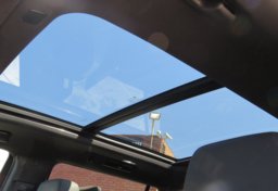 2022 Chevrolet Suburban - Image 47