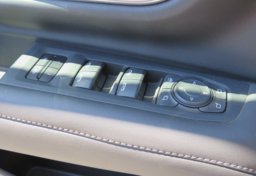 2022 Chevrolet Suburban - Image 49