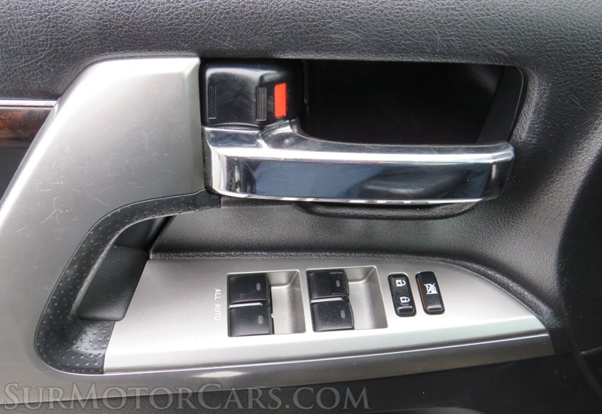 2015 Toyota Land Cruiser - Image 50