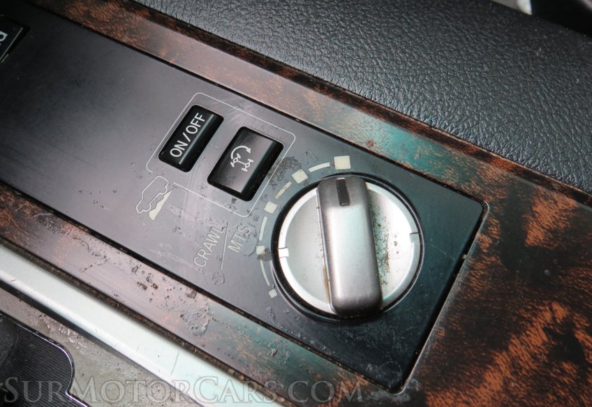 2015 Toyota Land Cruiser - Image 40