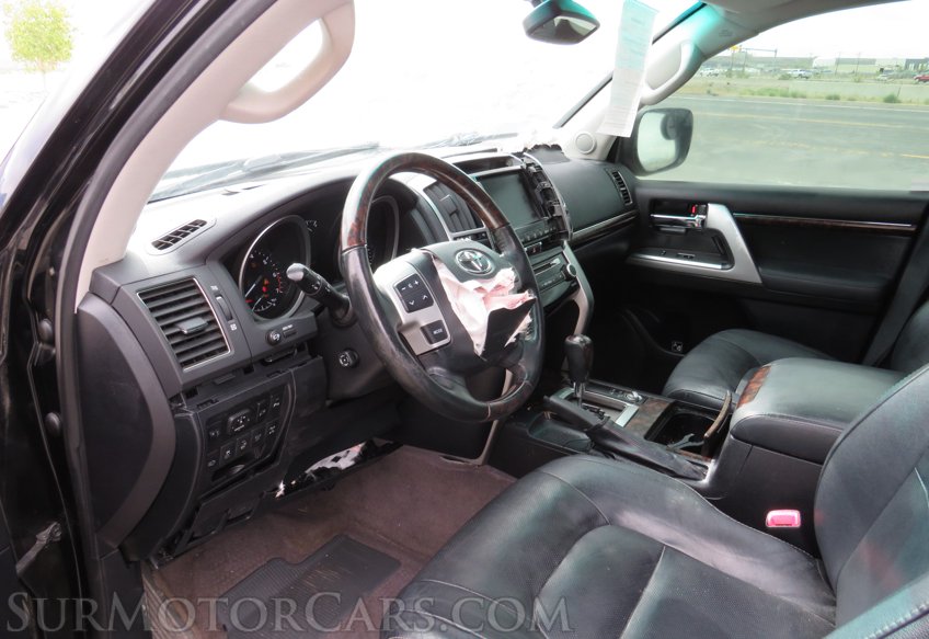 2015 Toyota Land Cruiser - Image 24