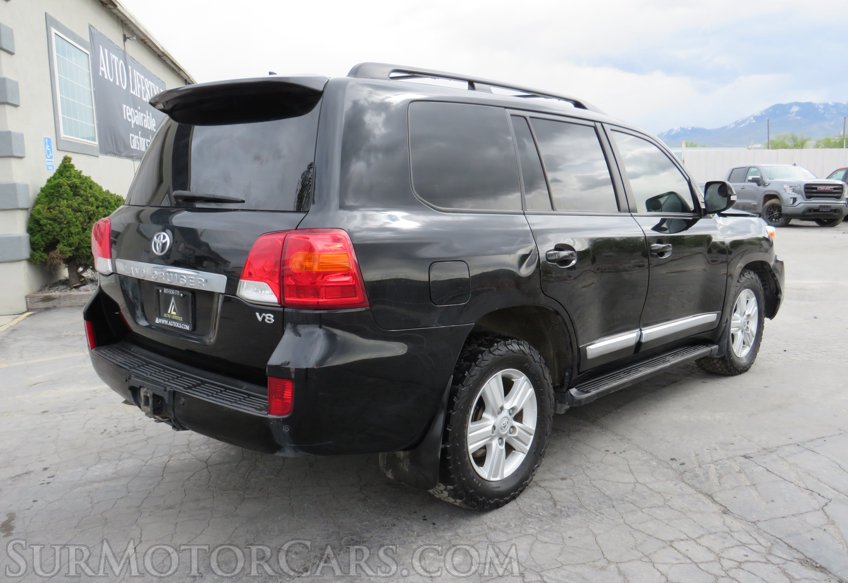 2015 Toyota Land Cruiser - Image 5