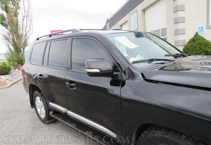 2015 Toyota Land Cruiser - Image 12