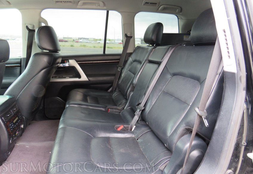 2015 Toyota Land Cruiser - Image 27