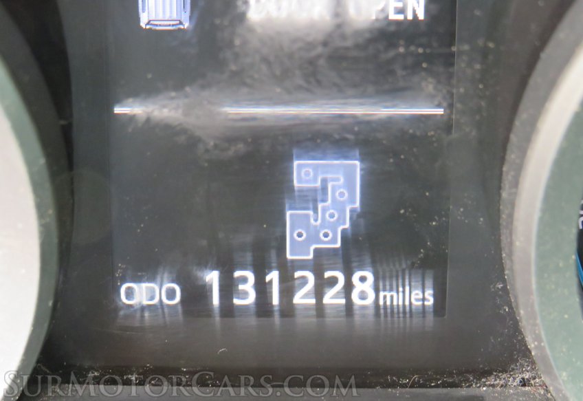 2015 Toyota Land Cruiser - Image 36