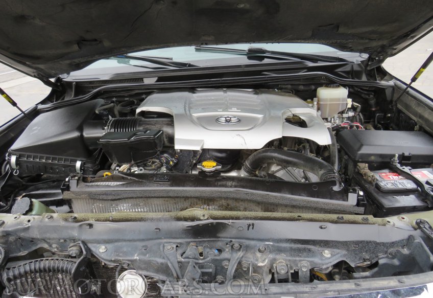 2015 Toyota Land Cruiser - Image 55