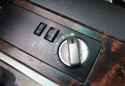 2015 Toyota Land Cruiser - Image 40