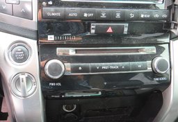 2015 Toyota Land Cruiser - Image 37