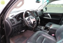 2015 Toyota Land Cruiser - Image 24